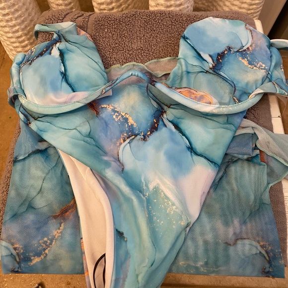 Swim all 3 come together - Picture 2 of 3